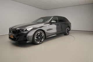 BMW 5 Serie Touring 520d | M-Sportpakket | LED | HUD | Trekhaak | Panoramadak | Elektr. zetels | Keyles go | DAB | Harman-kardon sound | Alu 20 inch