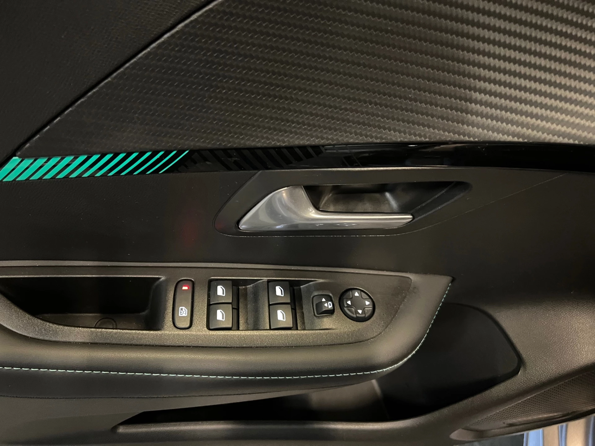 Hoofdafbeelding Peugeot e-208