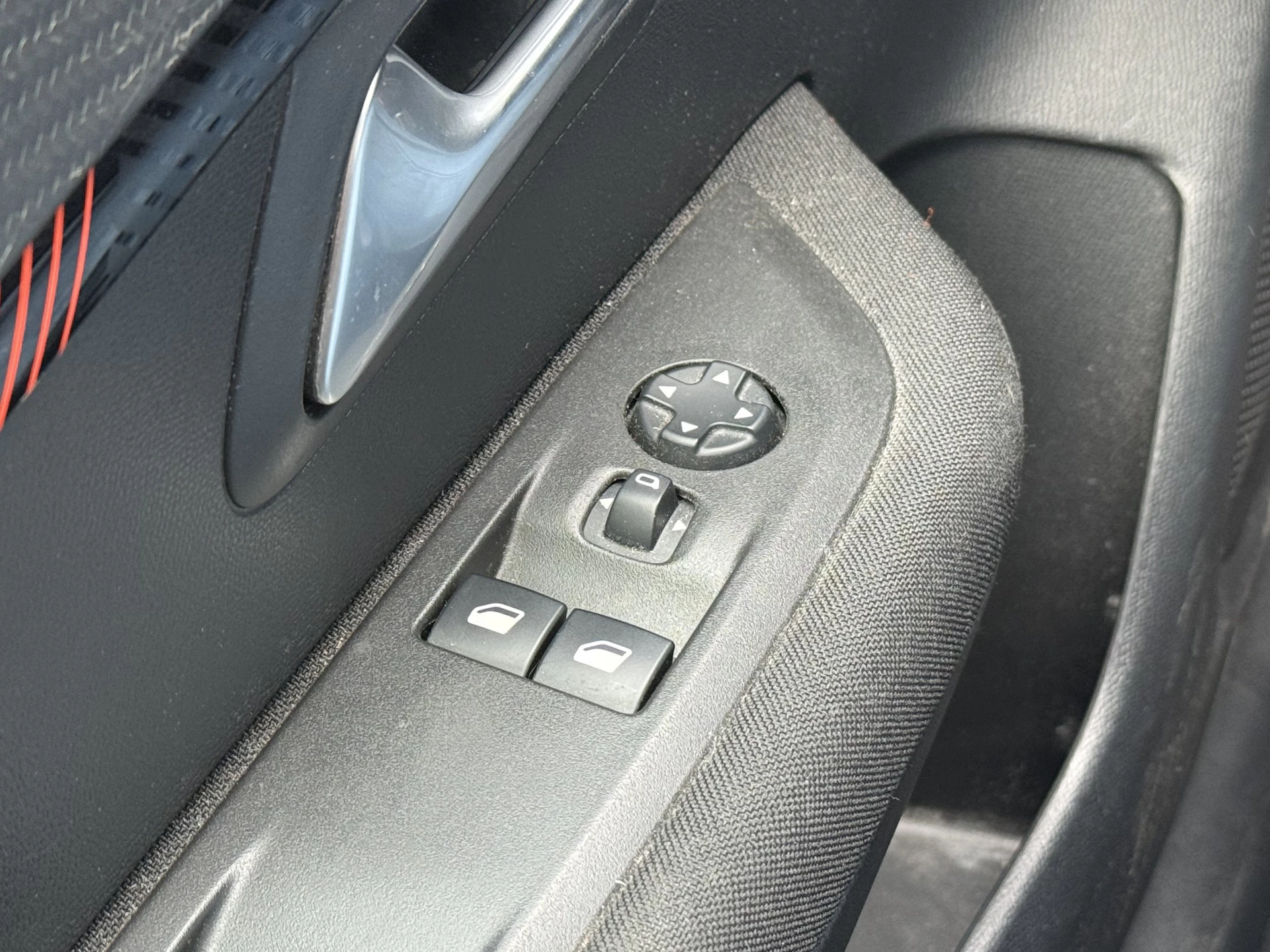 Hoofdafbeelding Peugeot e-208