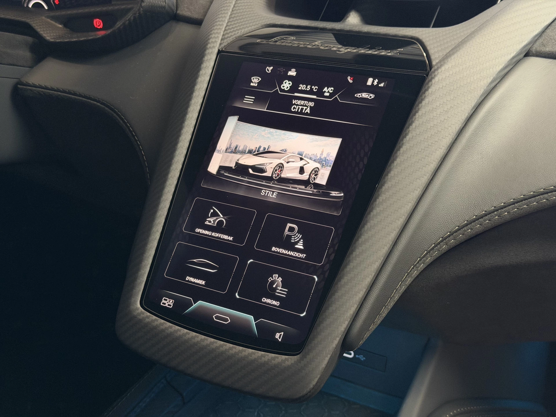 Hoofdafbeelding Lamborghini Revuelto