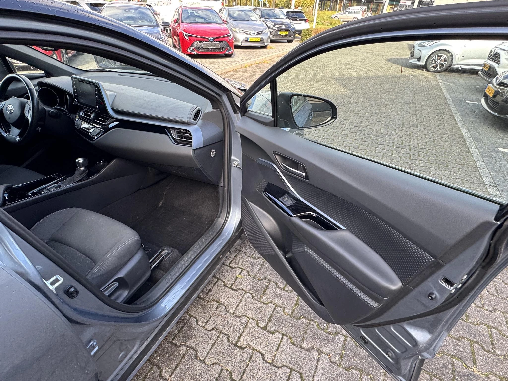 Hoofdafbeelding Toyota C-HR