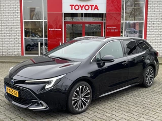 Hoofdafbeelding Toyota Corolla Touring Sports Toyota Corolla Touring Sports 1.8 HYBRID FIRST EDITION KEYLESS EL-ACHTERKLEP STOELVERW NAVI APPLE/ANDROID NL-AUTO 1E-EIG