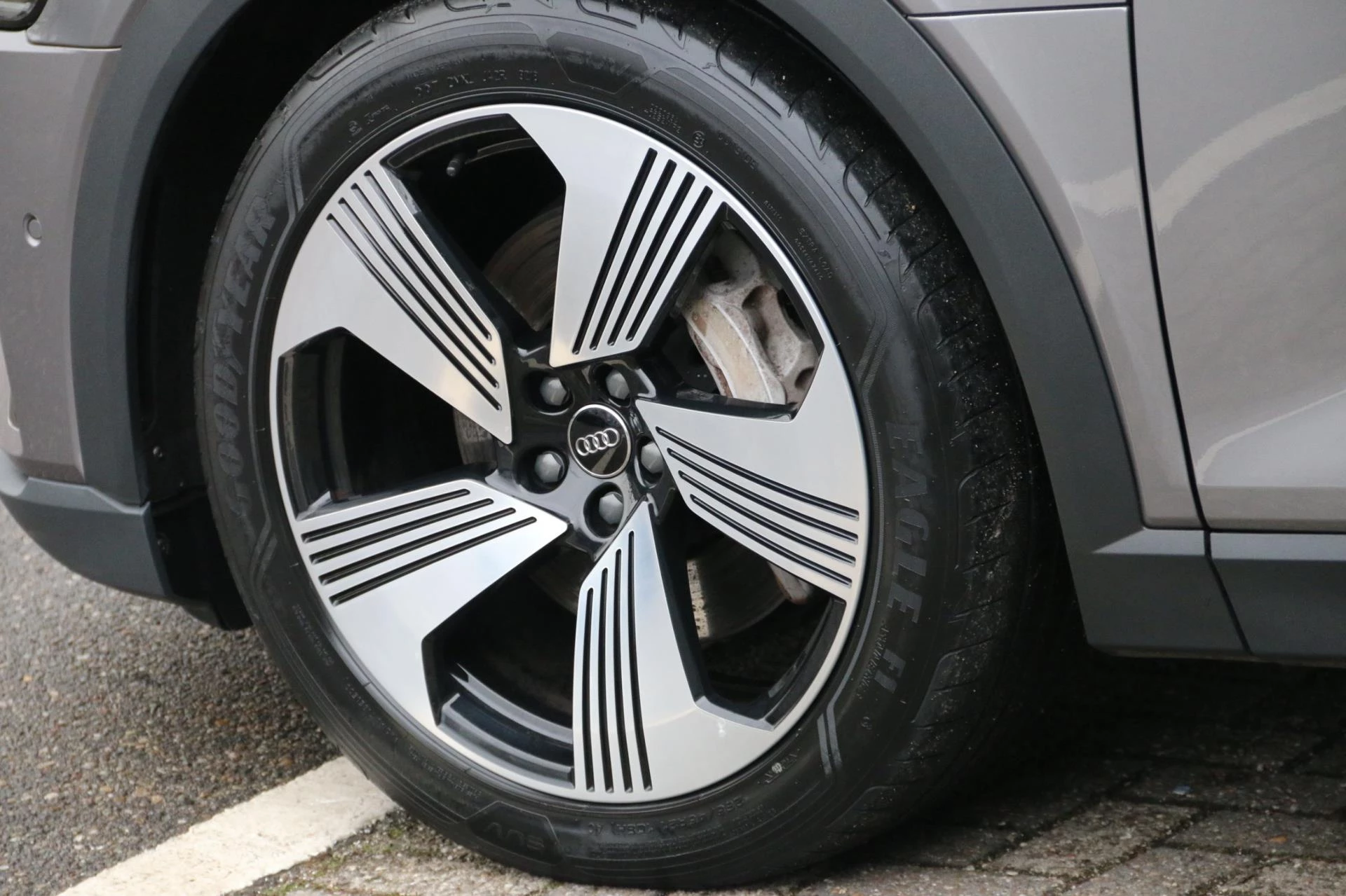 Hoofdafbeelding Audi e-tron