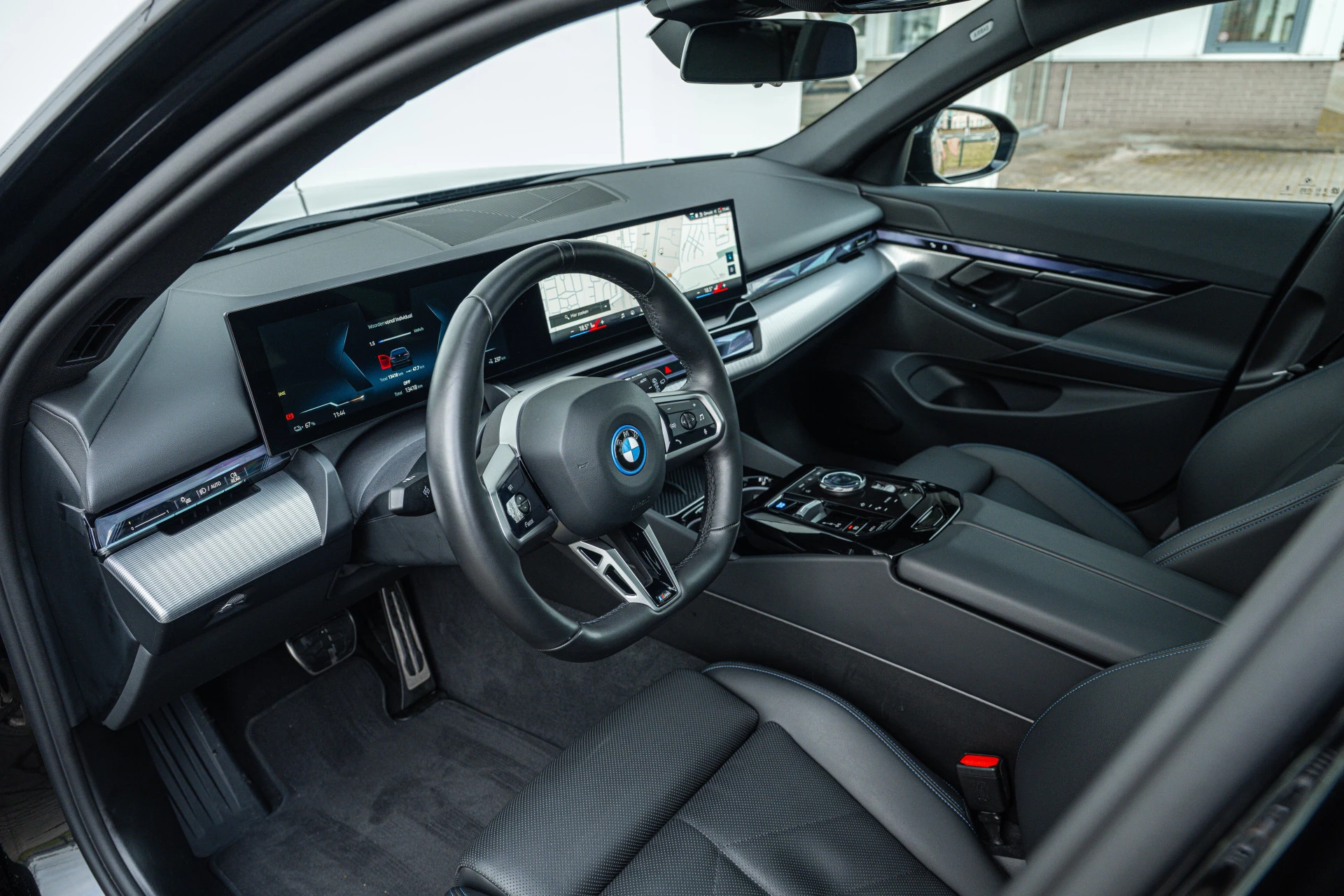 Hoofdafbeelding BMW i5