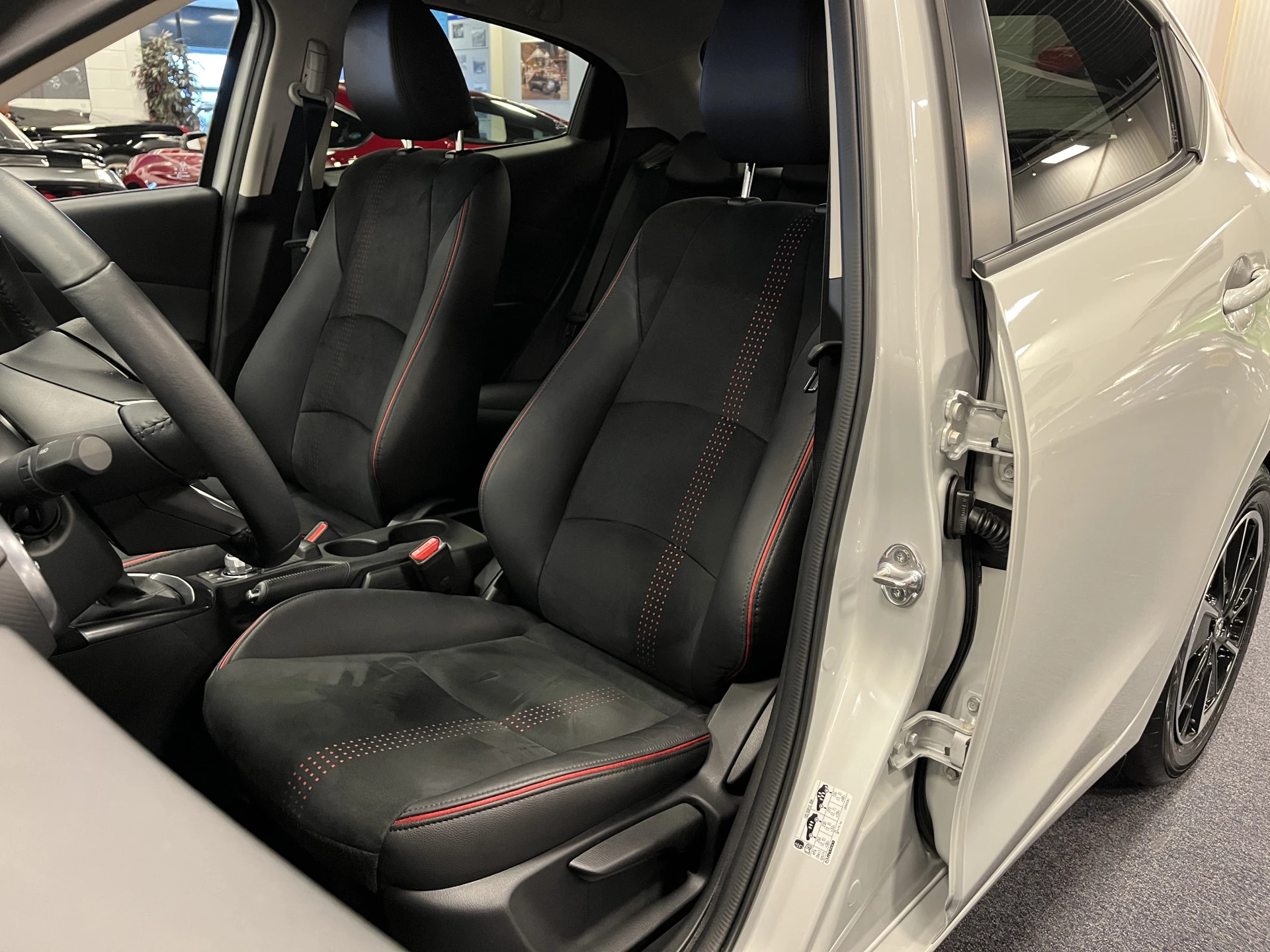 Hoofdafbeelding Mazda 2