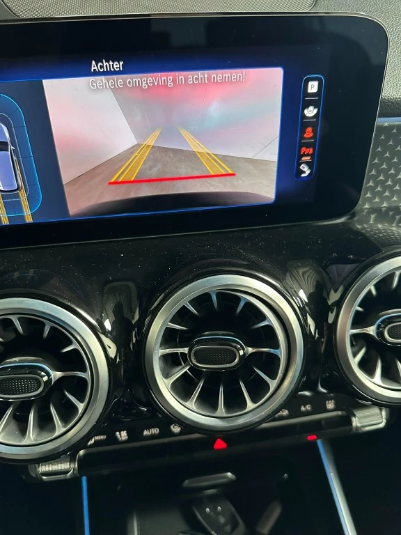 Hoofdafbeelding Mercedes-Benz EQB