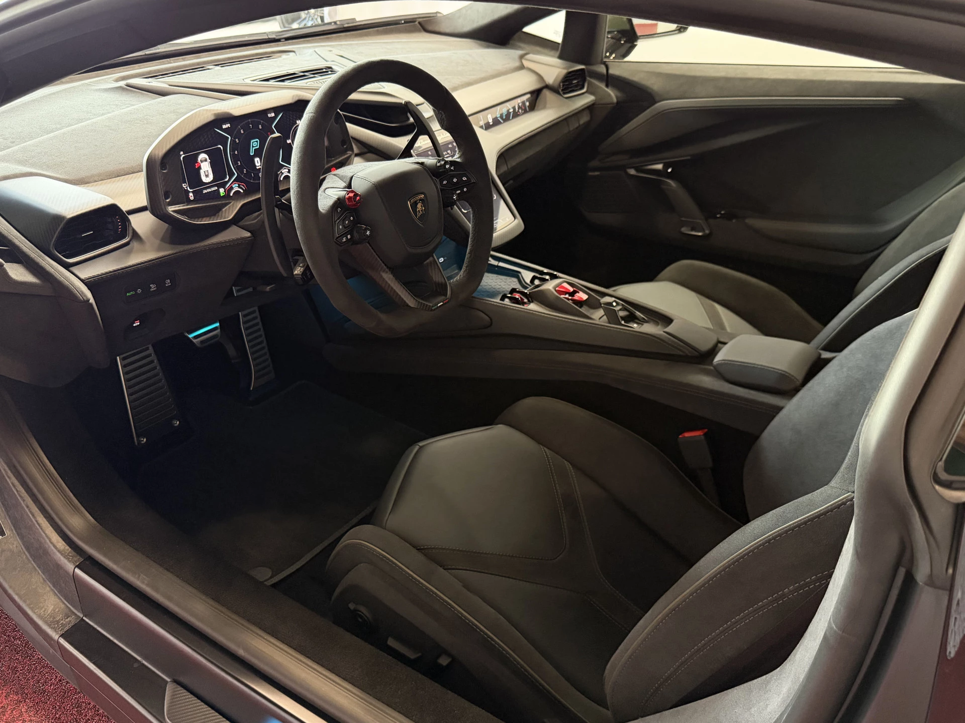Hoofdafbeelding Lamborghini Revuelto