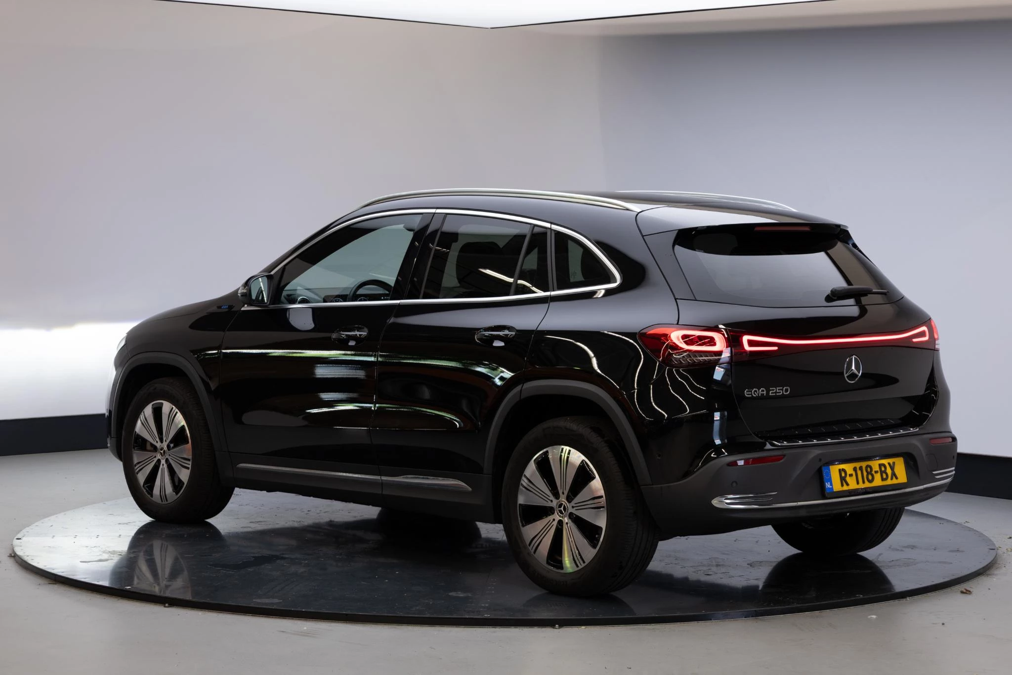 Hoofdafbeelding Mercedes-Benz EQA