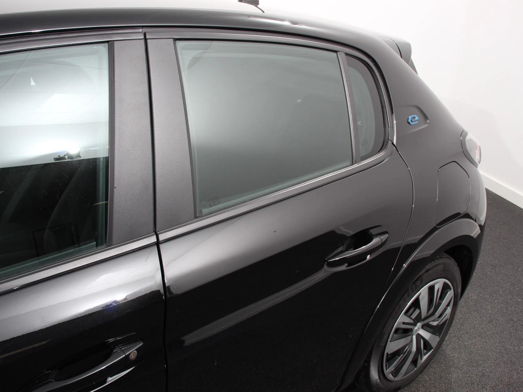 Hoofdafbeelding Peugeot e-208