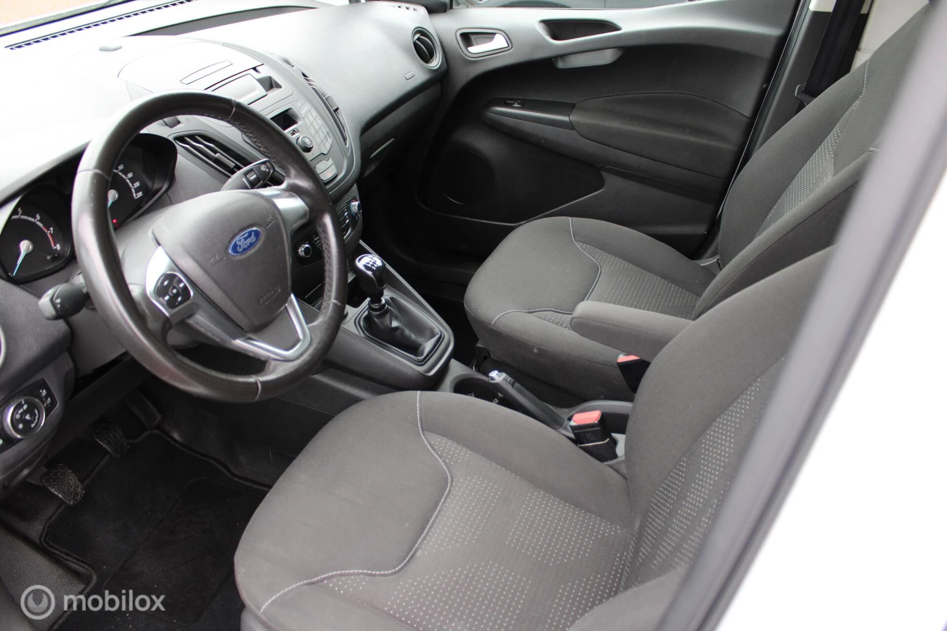 Hoofdafbeelding Ford Transit Courier