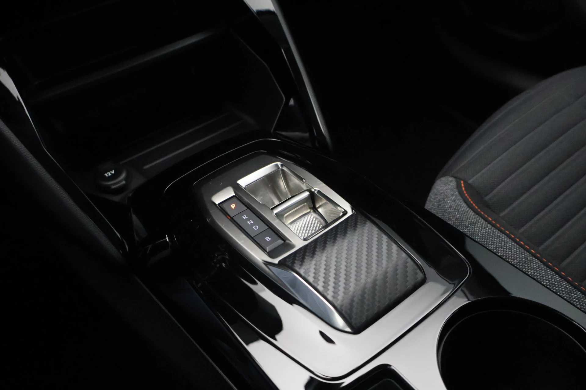 Hoofdafbeelding Peugeot e-208