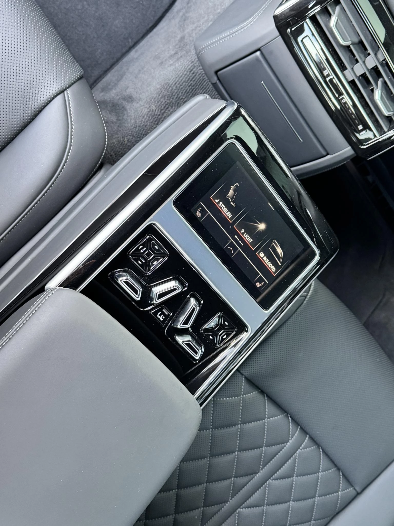 Hoofdafbeelding Audi A8