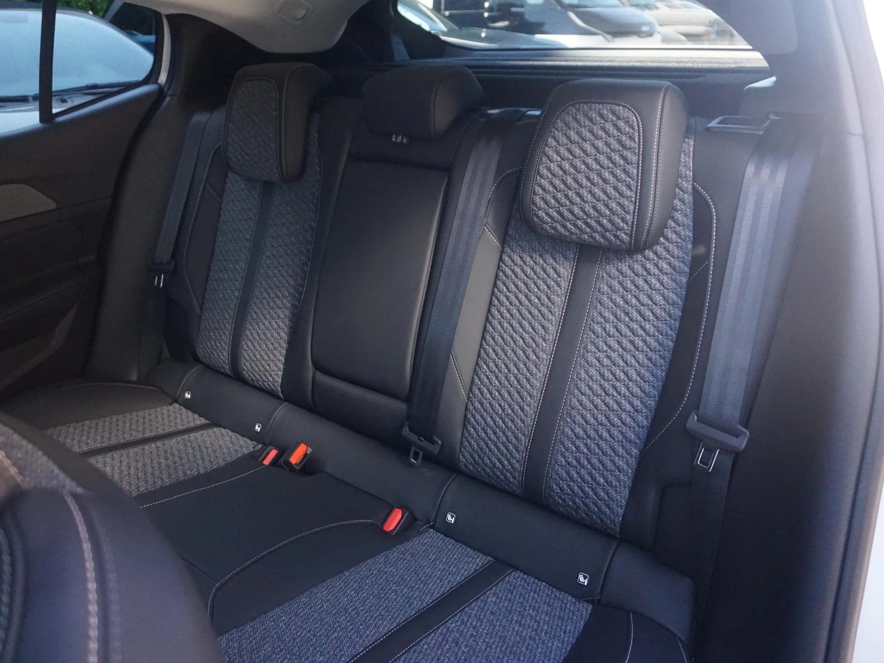Hoofdafbeelding Peugeot 408