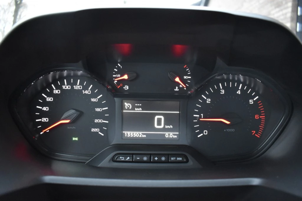 Hoofdafbeelding Peugeot Partner