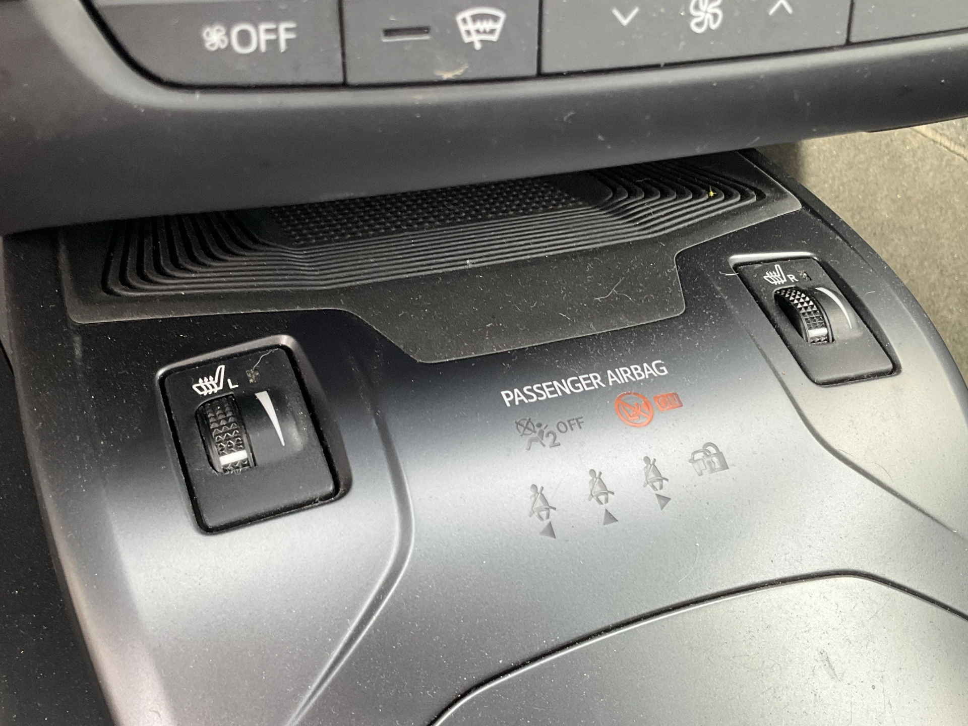 Hoofdafbeelding Toyota Avensis