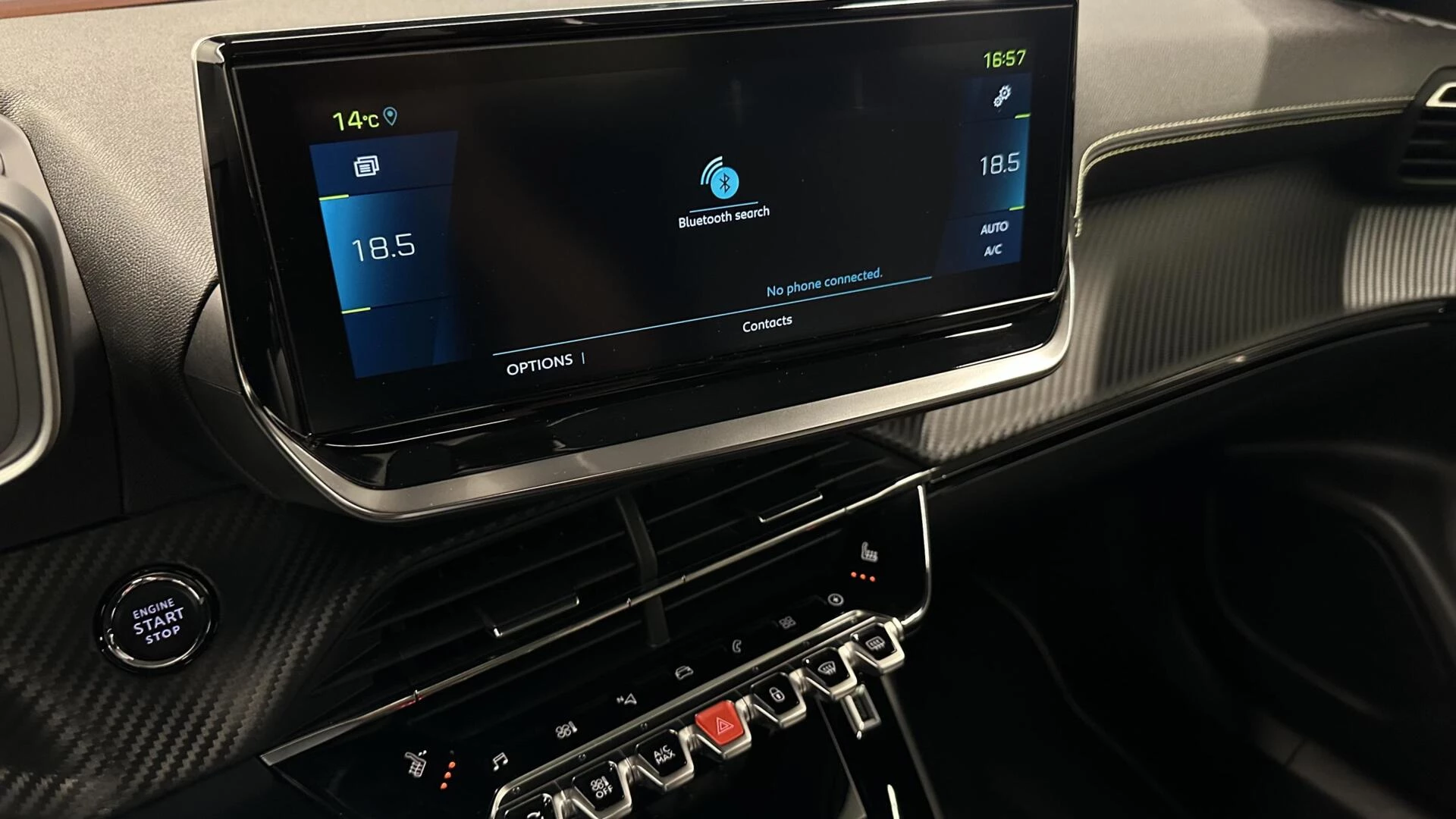 Hoofdafbeelding Peugeot e-2008