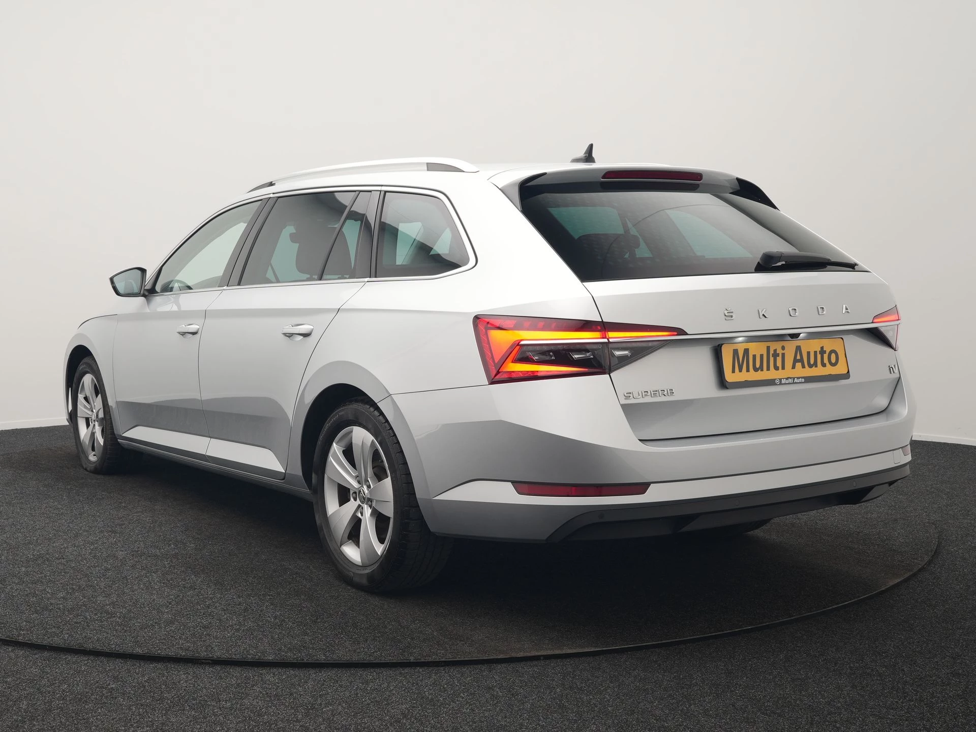 Hoofdafbeelding Škoda Superb