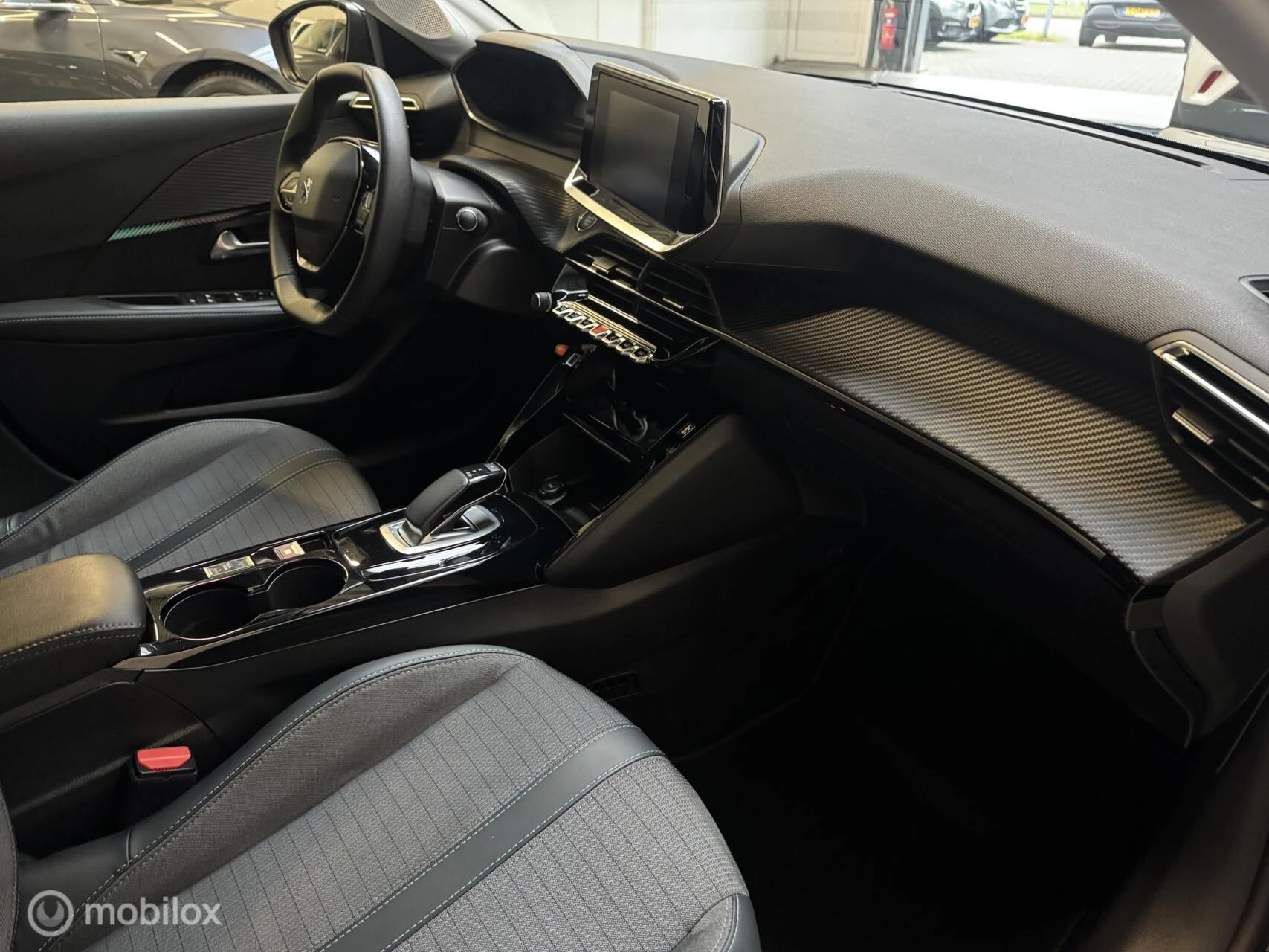 Hoofdafbeelding Peugeot e-208