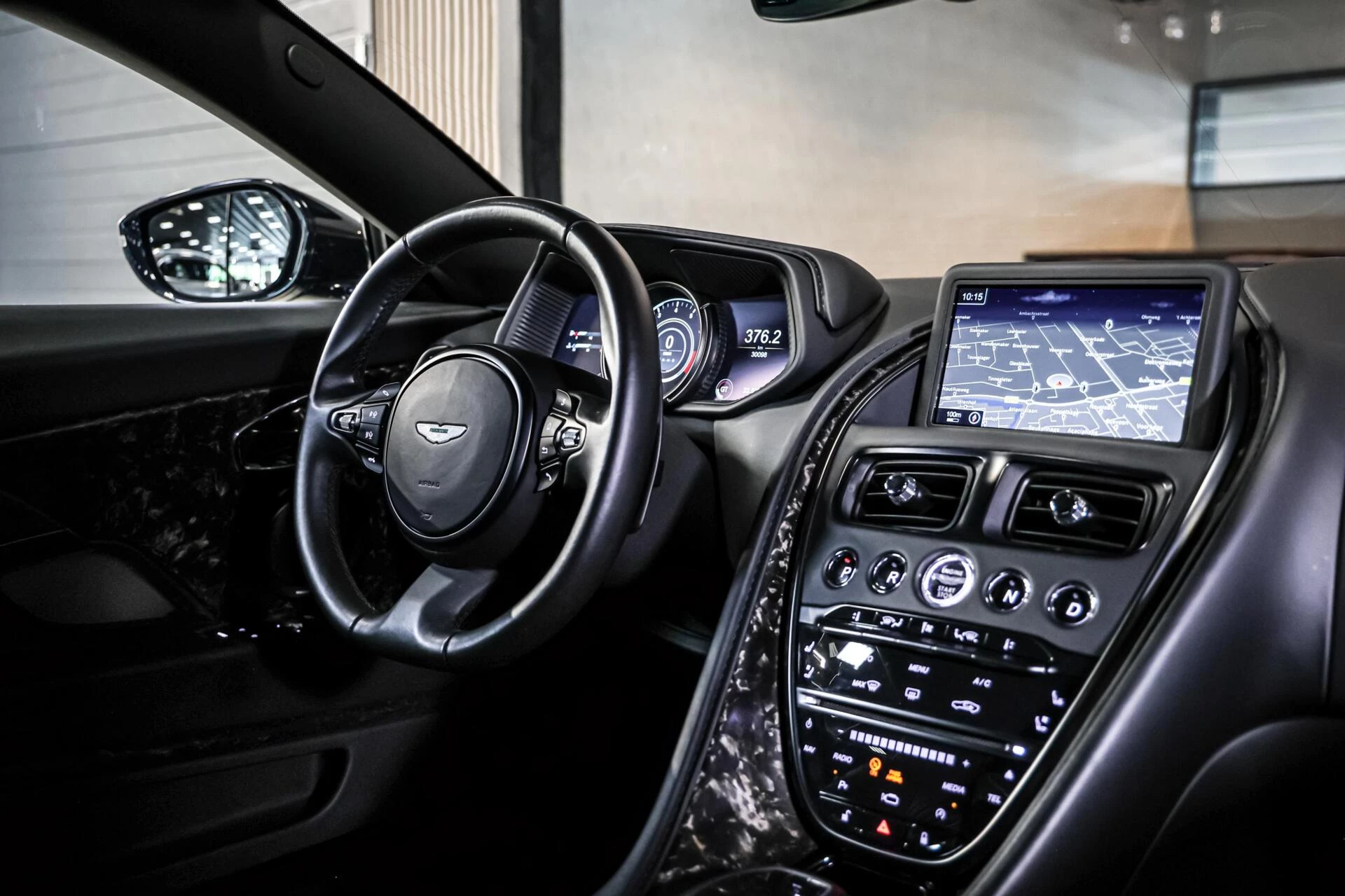 Hoofdafbeelding Aston Martin DB11