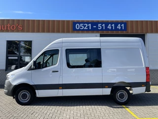 Hoofdafbeelding Mercedes-Benz Sprinter Mercedes-Benz Sprinter 317 1.9 CDI 170pk L2H2 DC 7 persoons / rijklaar € 41.950 ex btw / lease vanaf € 936 / climate control / trekhaak 2000 kg / achteruit rijcamera !