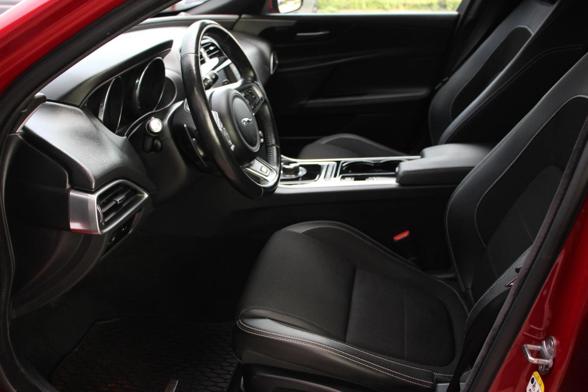 Hoofdafbeelding Jaguar XE