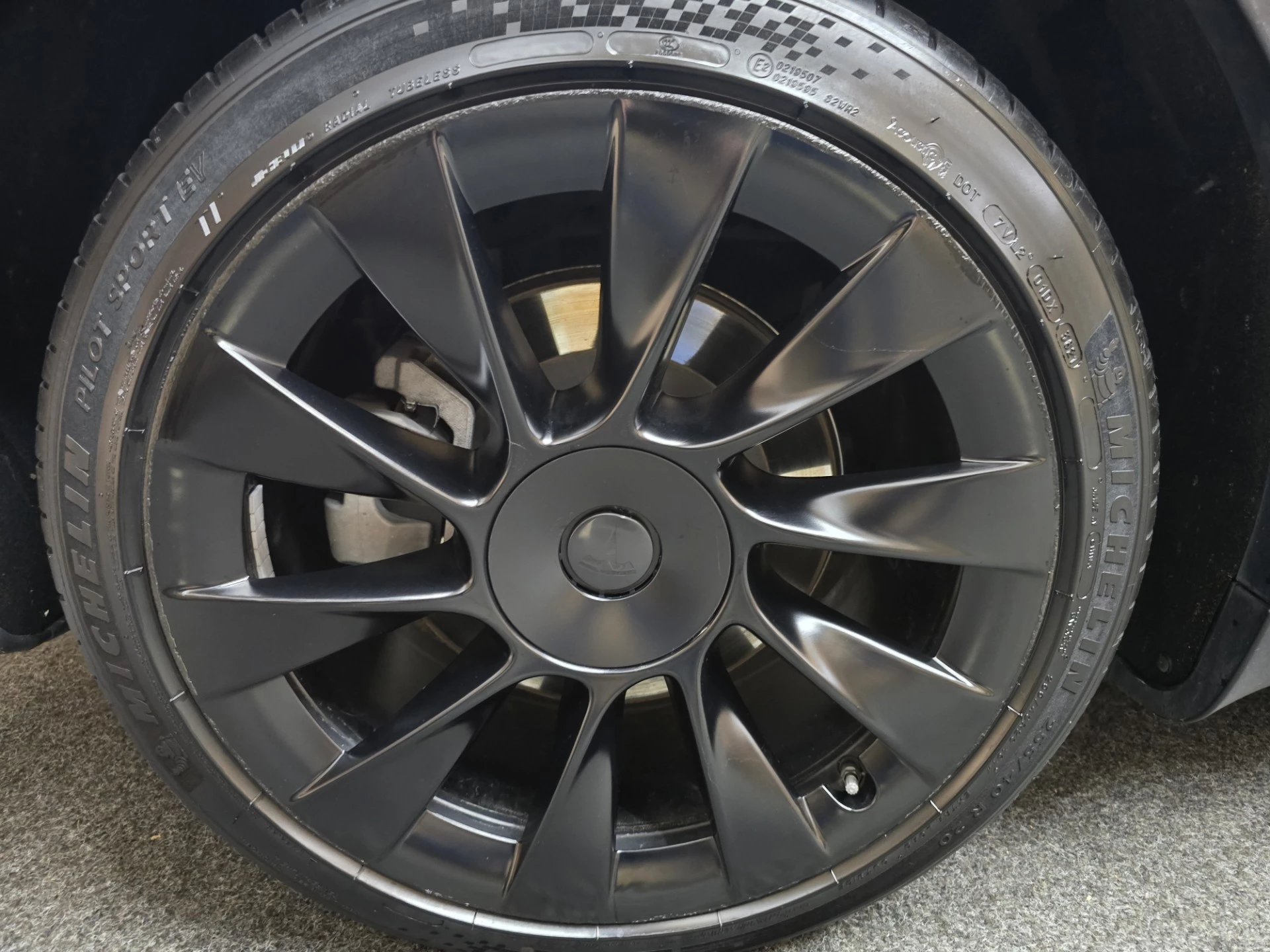 Hoofdafbeelding Tesla Model Y