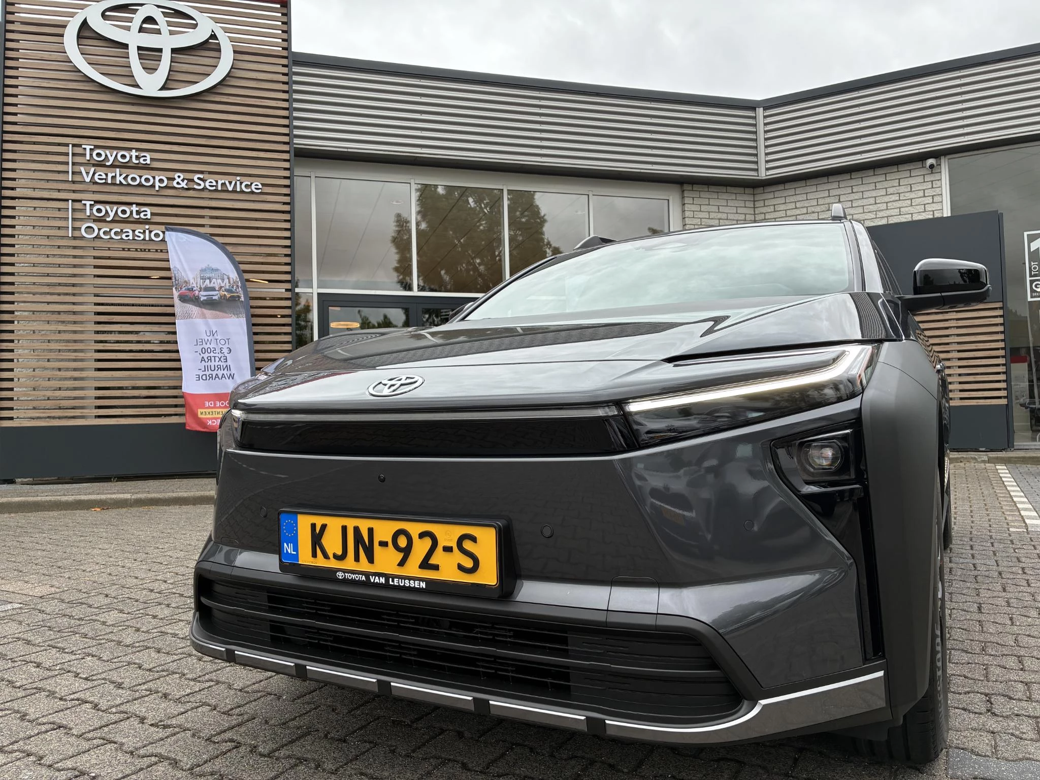 Hoofdafbeelding Toyota bZ4X