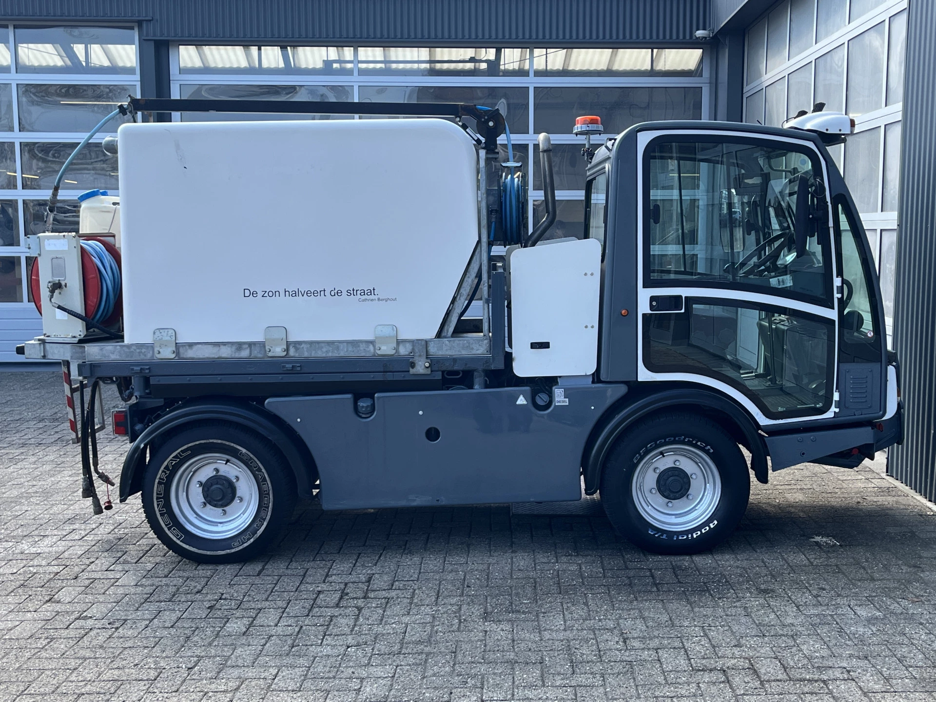 Hoofdafbeelding boschung P4T Werktuigdrager