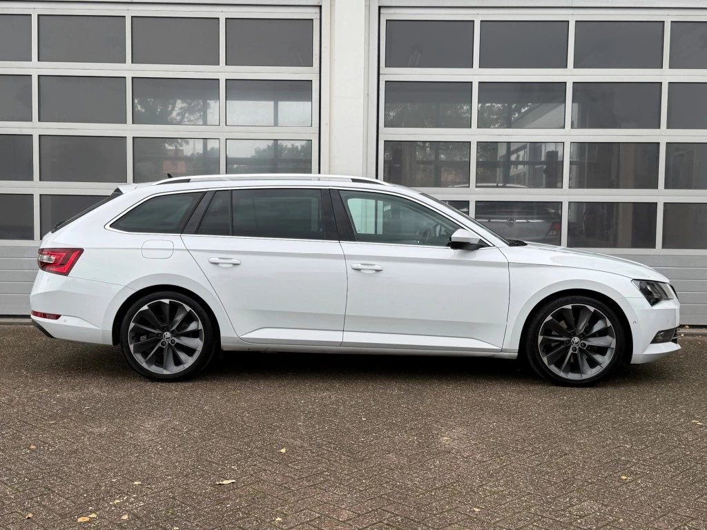 Hoofdafbeelding Škoda Superb