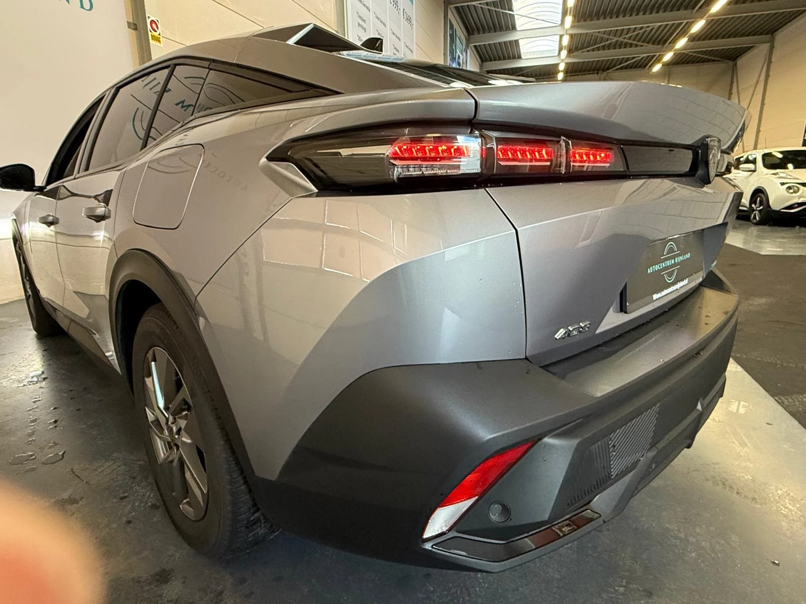 Hoofdafbeelding Peugeot 408