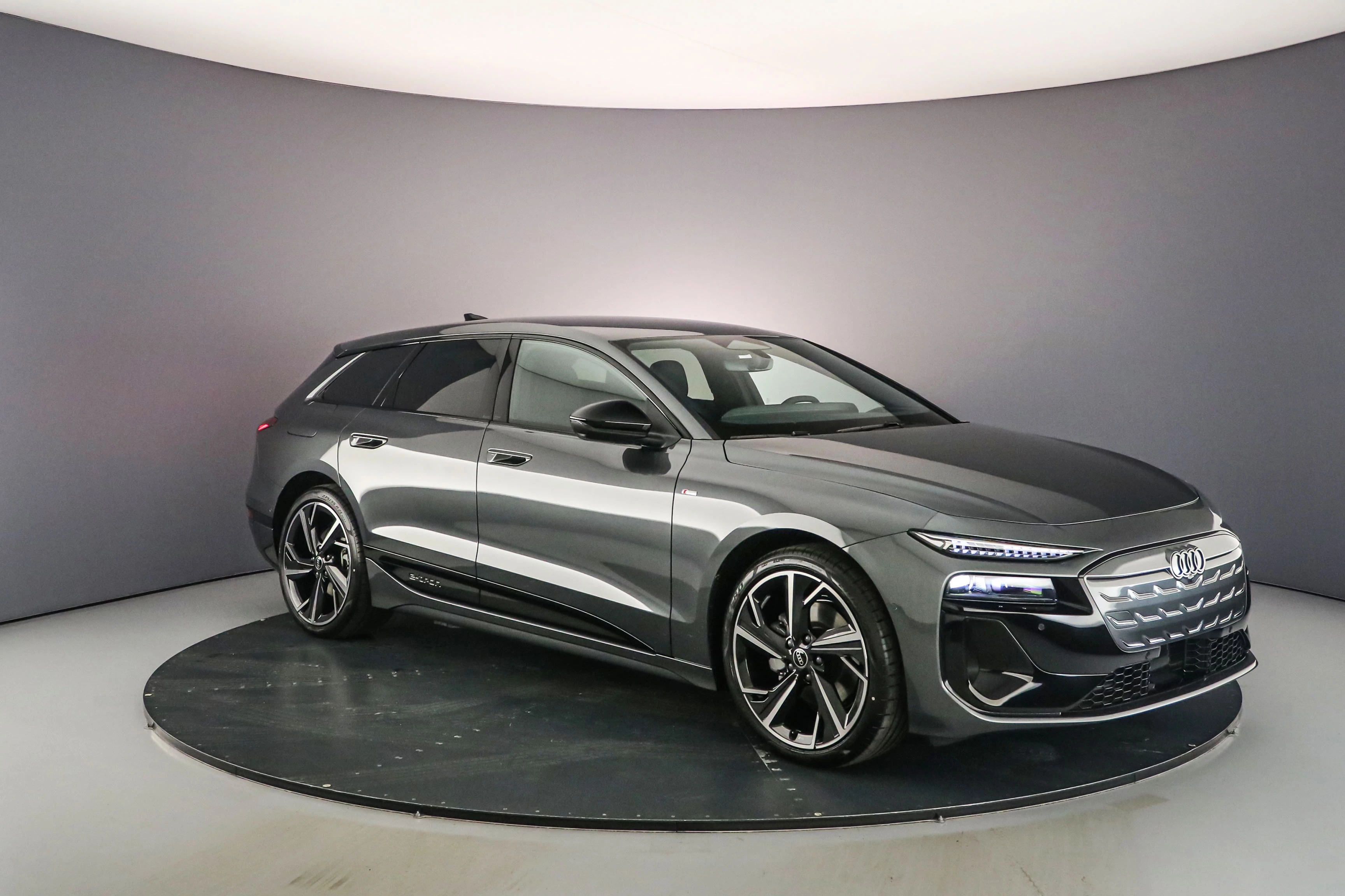 Hoofdafbeelding Audi A6 Avant e-tron