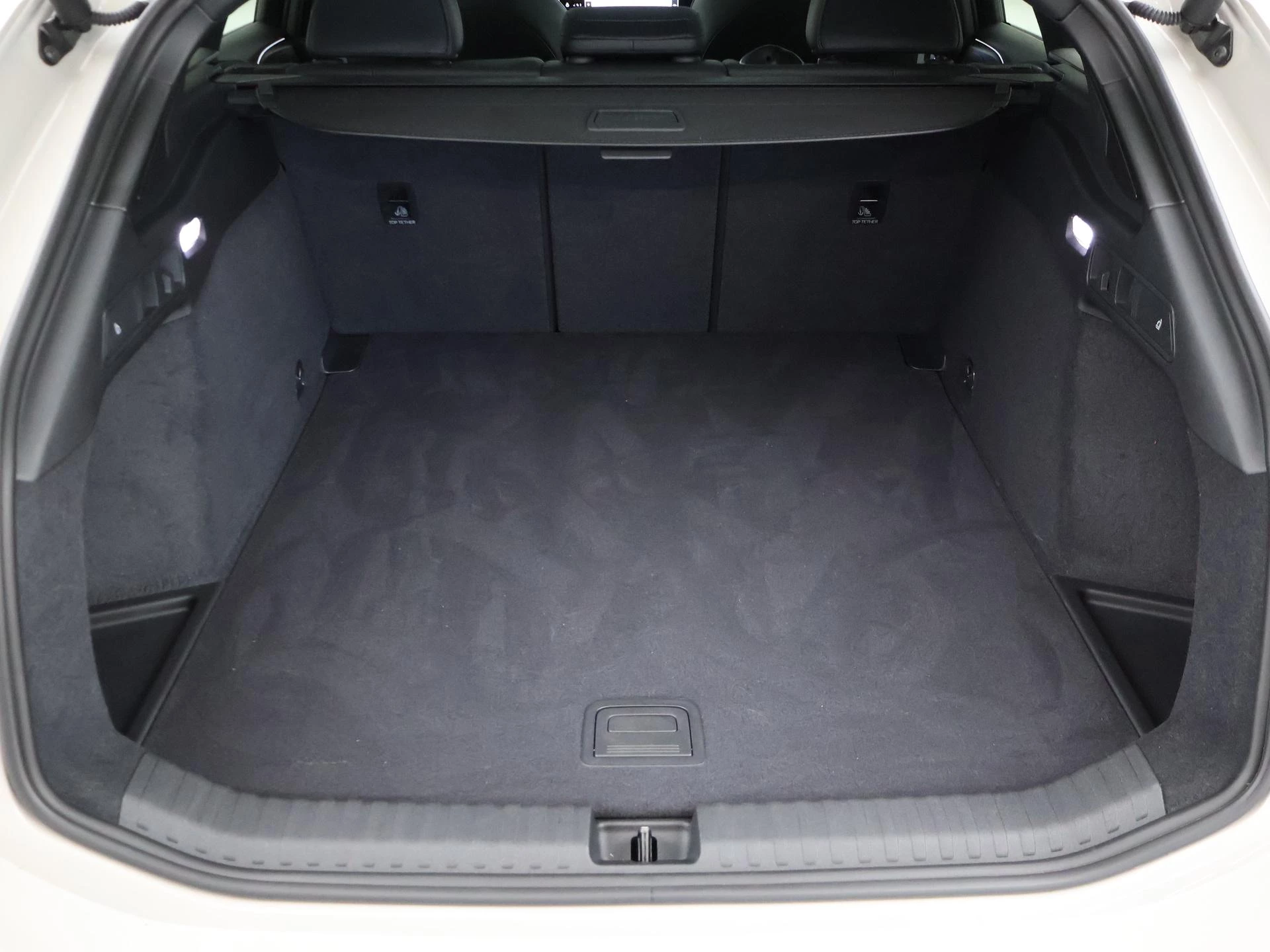 Hoofdafbeelding Audi A6 Avant e-tron