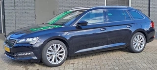 Hoofdafbeelding Škoda Superb Škoda Superb 1.5 TSI Business Edition El. stoelverstelling + Geheugen Nederlande auto