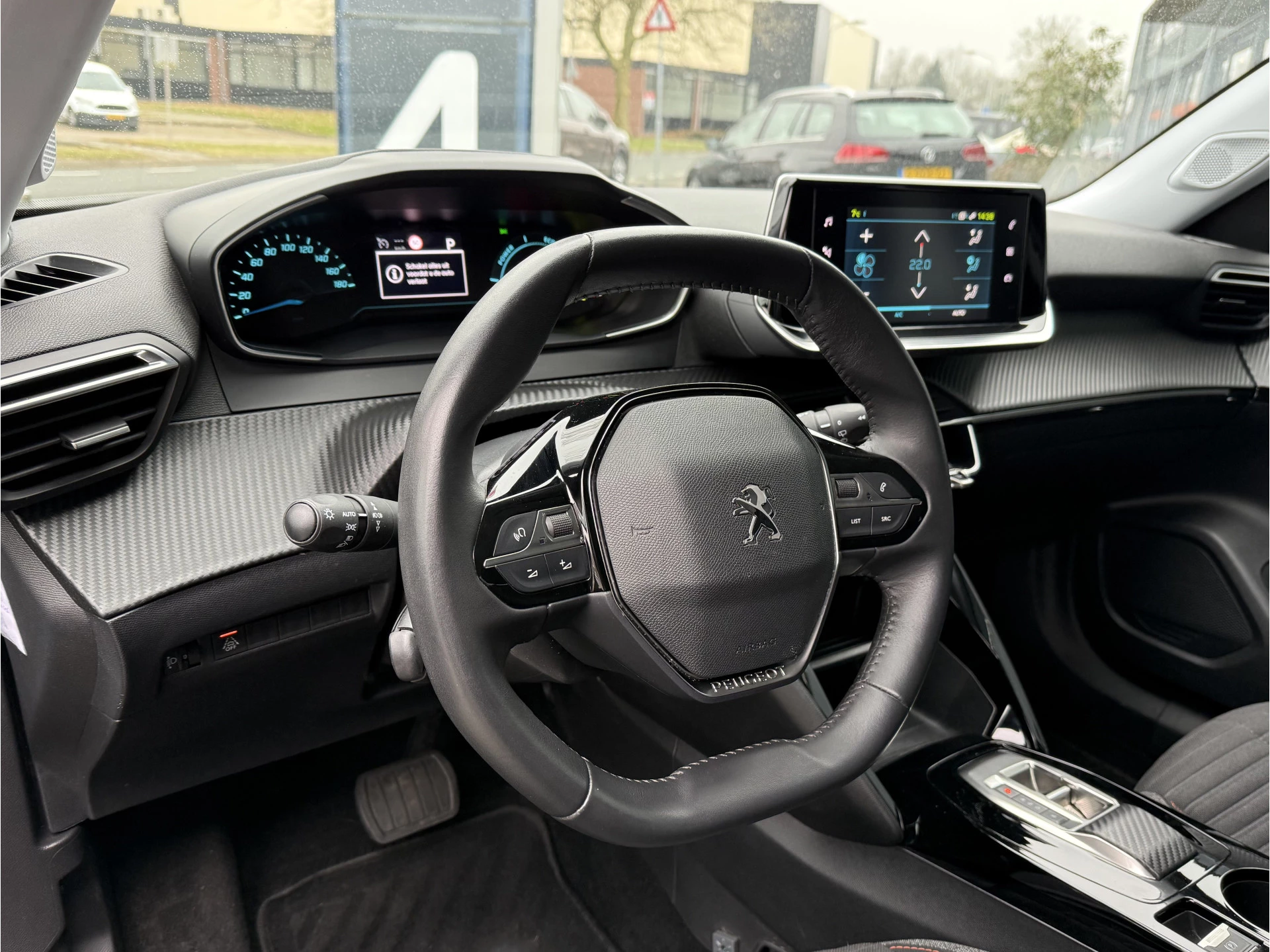 Hoofdafbeelding Peugeot e-2008