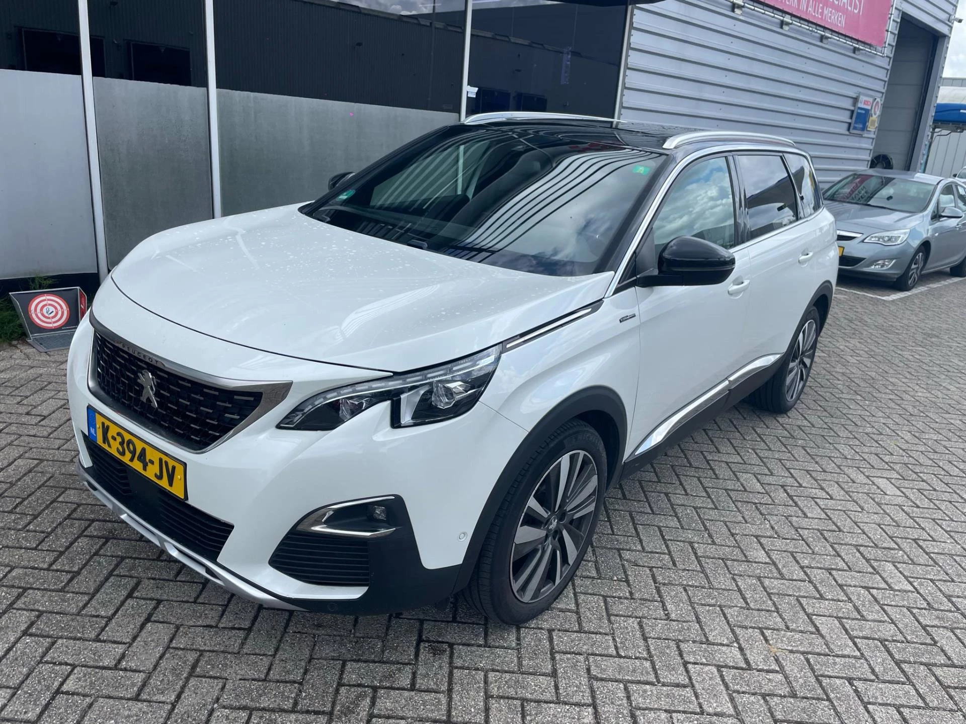 Hoofdafbeelding Peugeot 5008