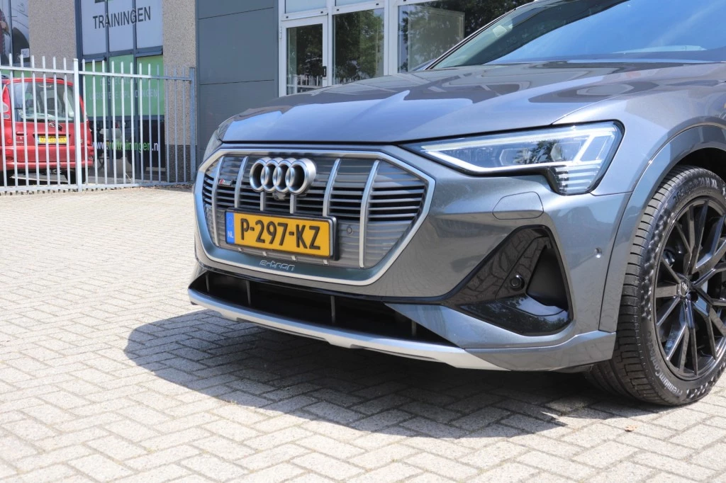 Hoofdafbeelding Audi e-tron