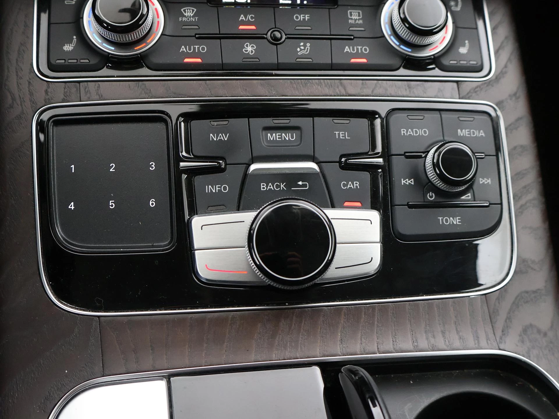 Hoofdafbeelding Audi A8