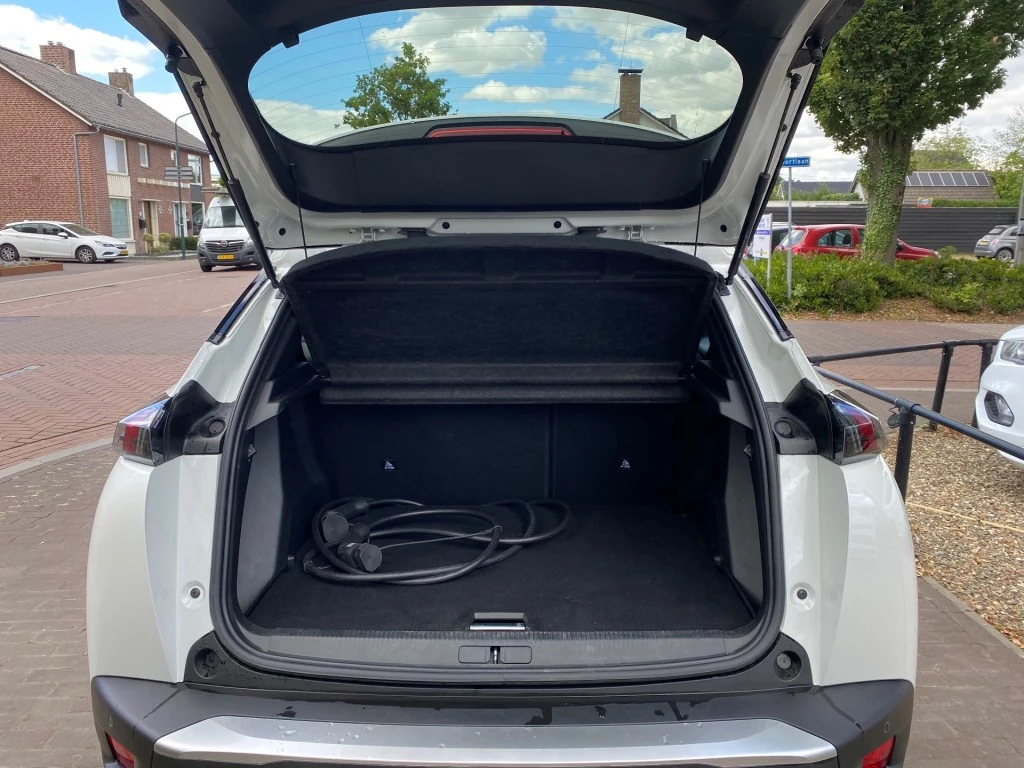 Hoofdafbeelding Peugeot e-2008