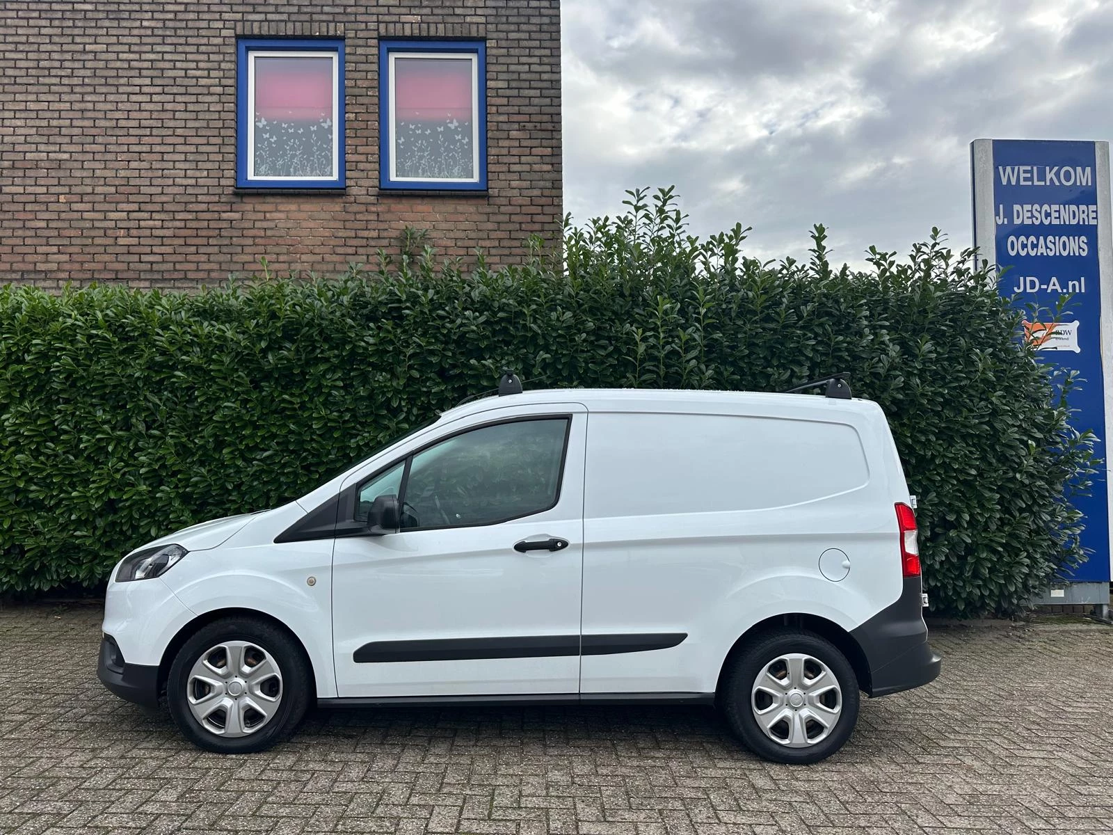Hoofdafbeelding Ford Transit Courier