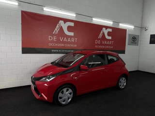 Toyota Aygo 1.0 VVT-i x-play - 1EIGENAAR/CAMERA/AIRCO/NAP