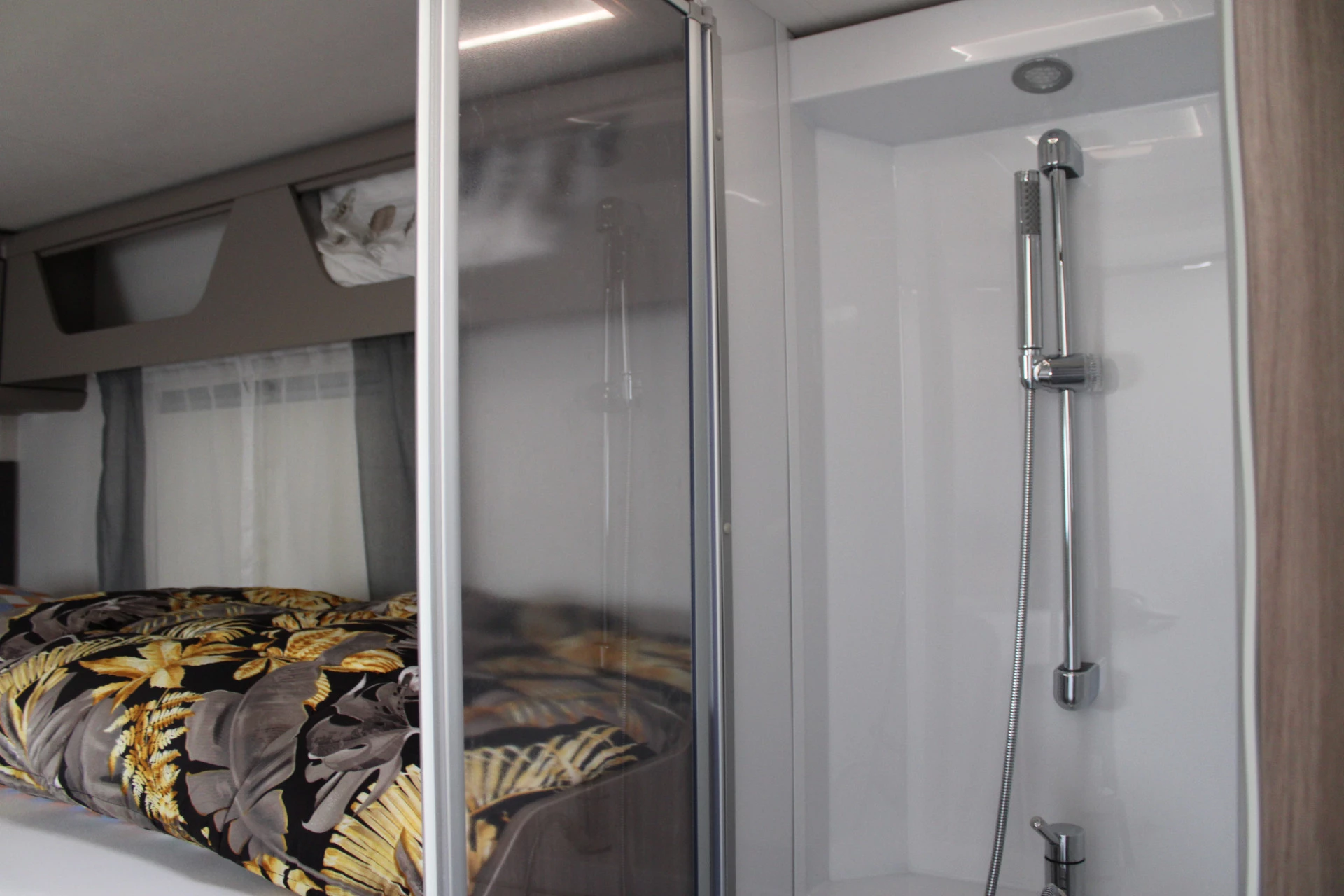 Hoofdafbeelding Carado T680/T447T