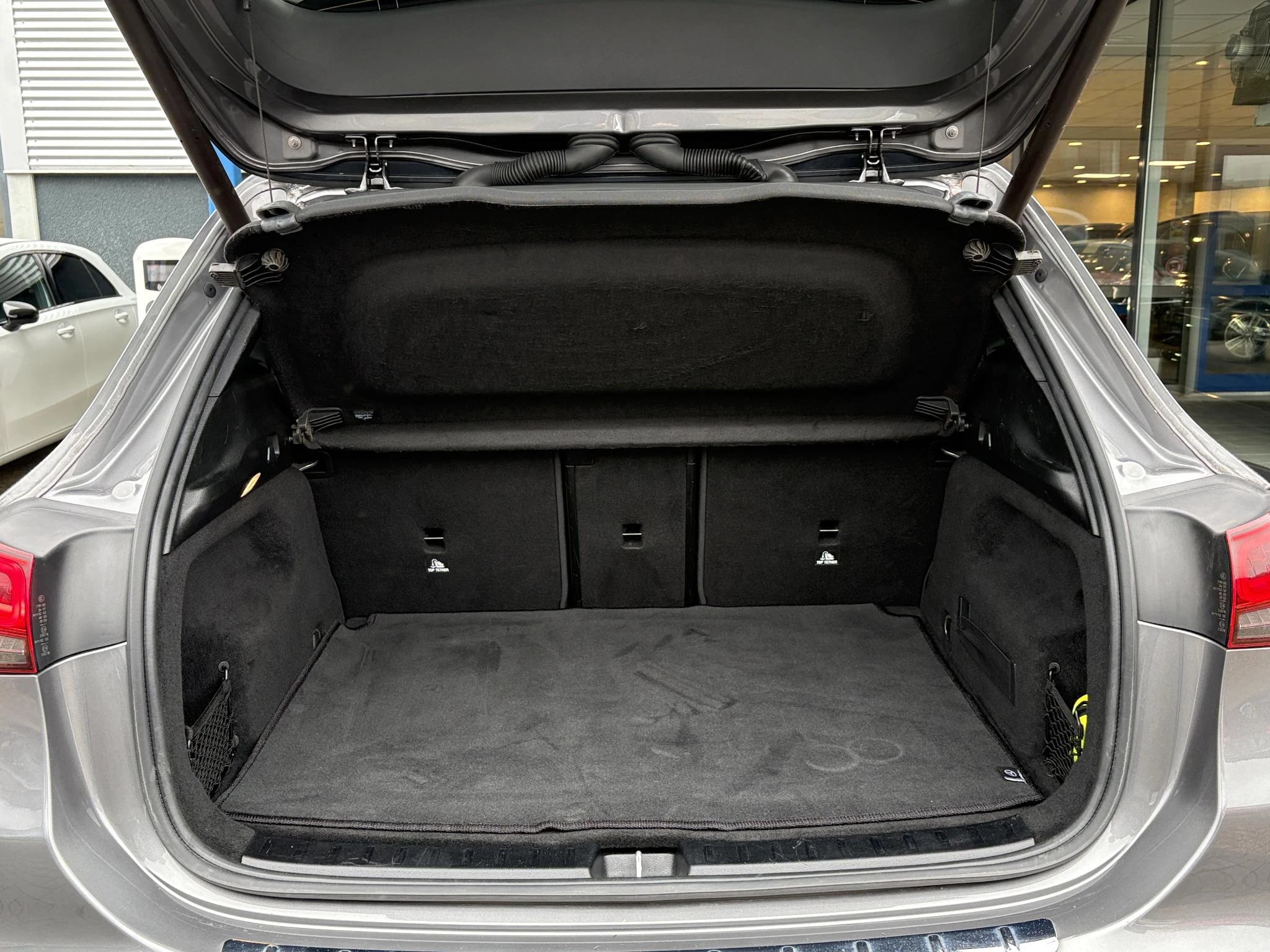 Hoofdafbeelding Mercedes-Benz EQA