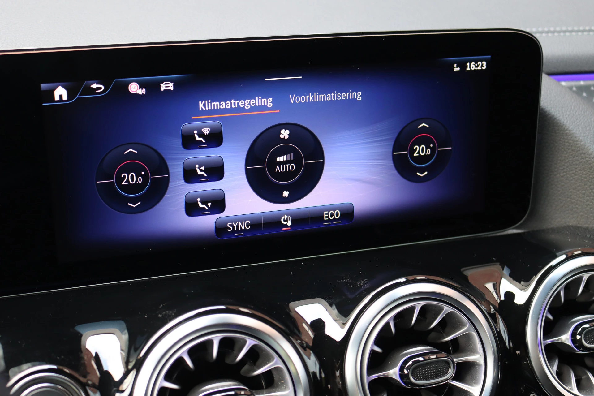Hoofdafbeelding Mercedes-Benz EQA