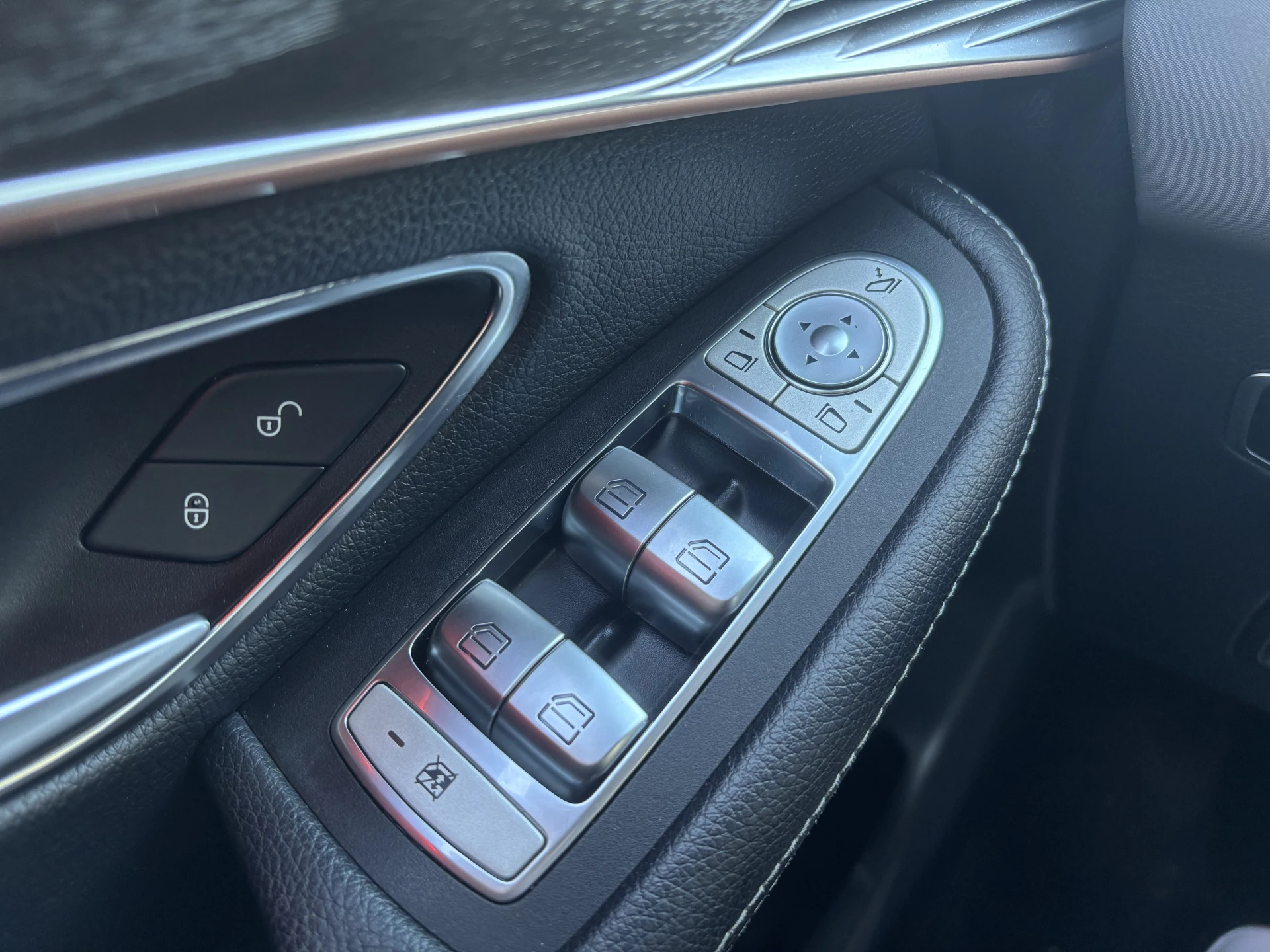 Hoofdafbeelding Mercedes-Benz EQC