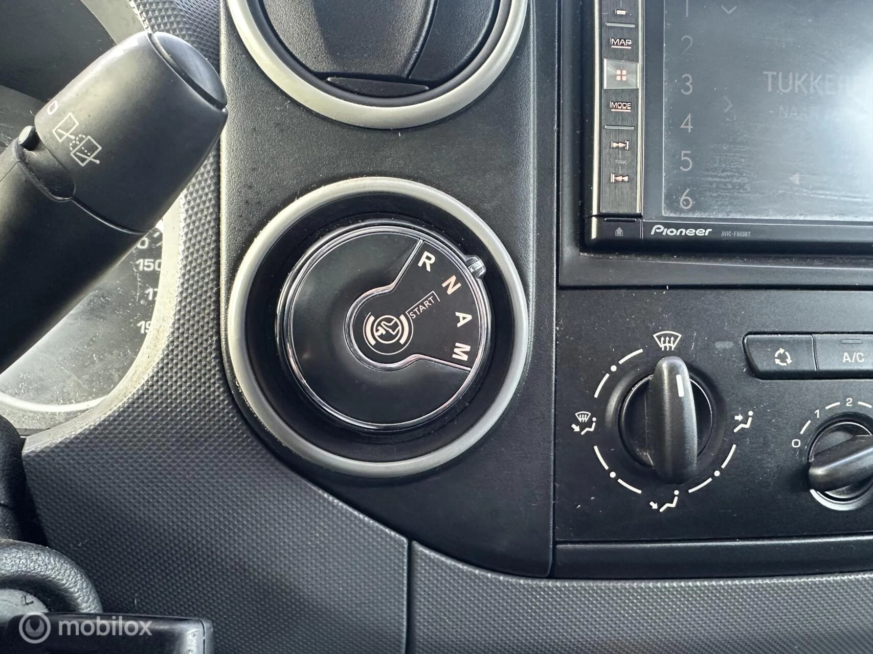 Hoofdafbeelding Peugeot Partner