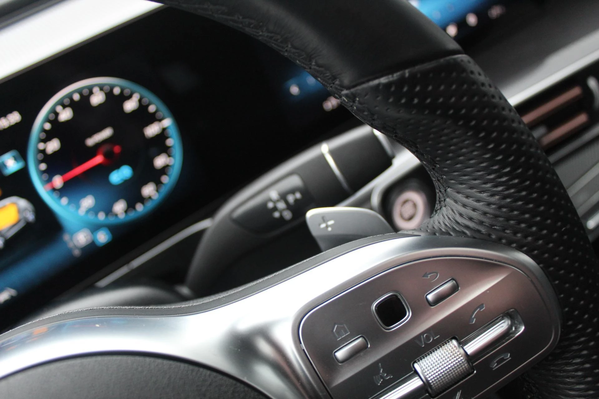 Hoofdafbeelding Mercedes-Benz EQC