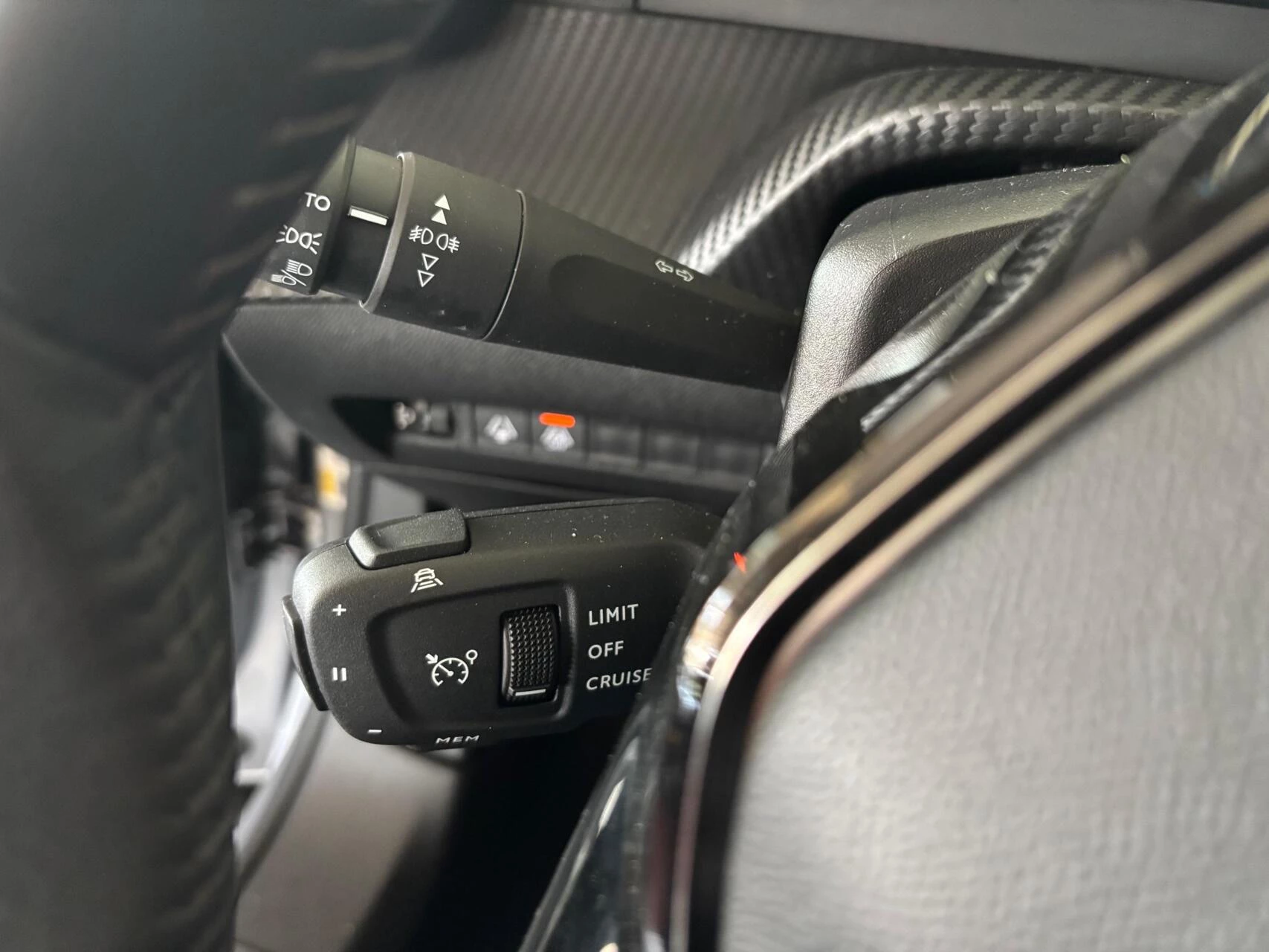 Hoofdafbeelding Peugeot e-2008