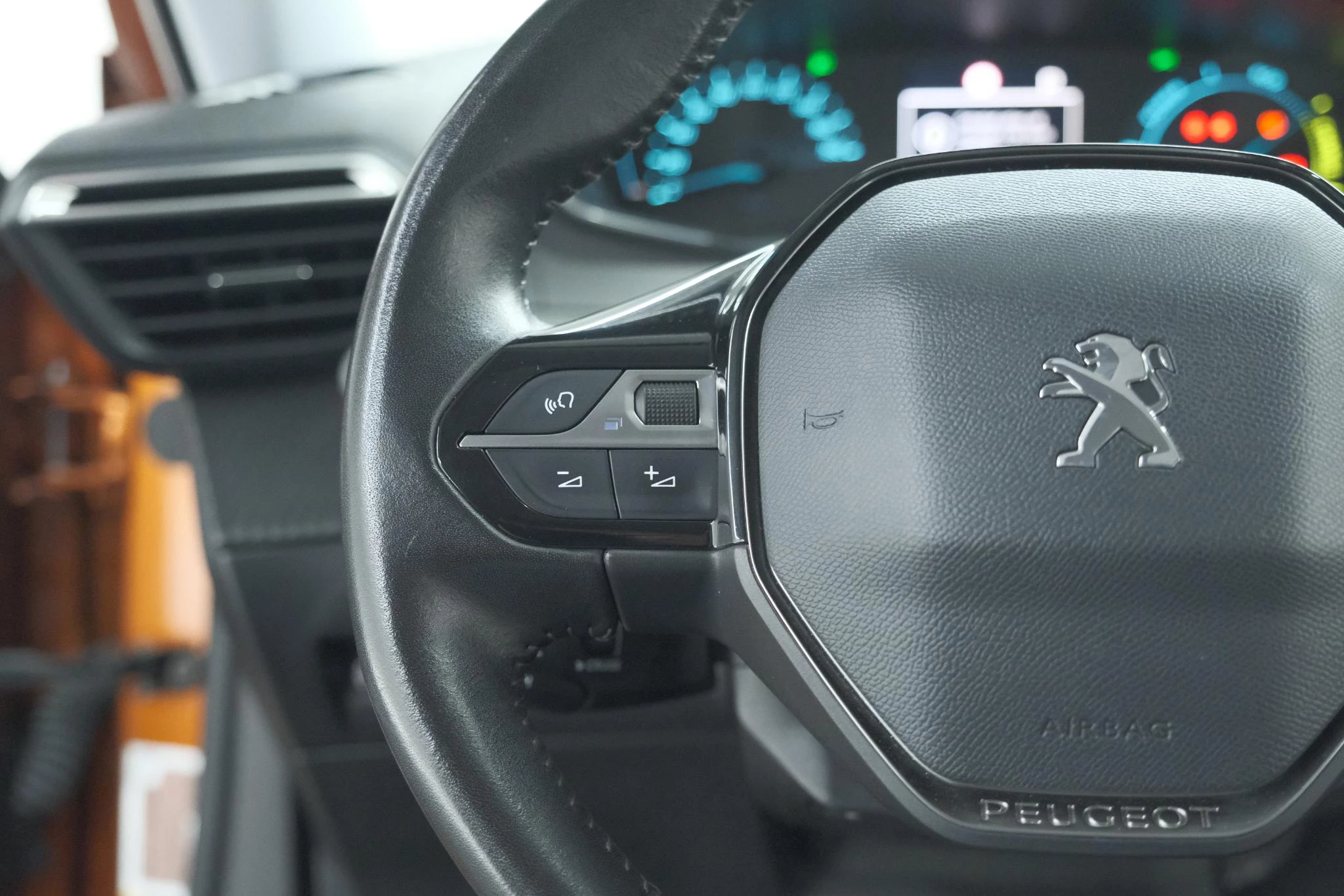 Hoofdafbeelding Peugeot e-2008