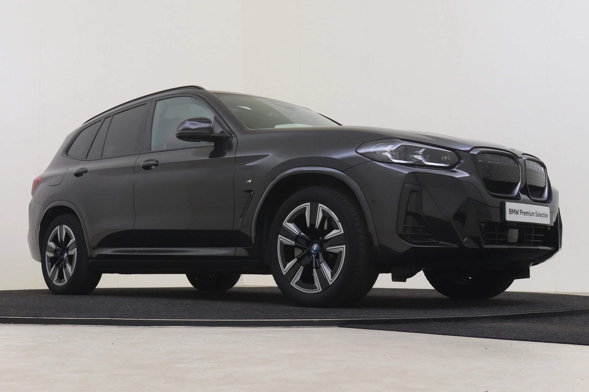 Hoofdafbeelding BMW iX3