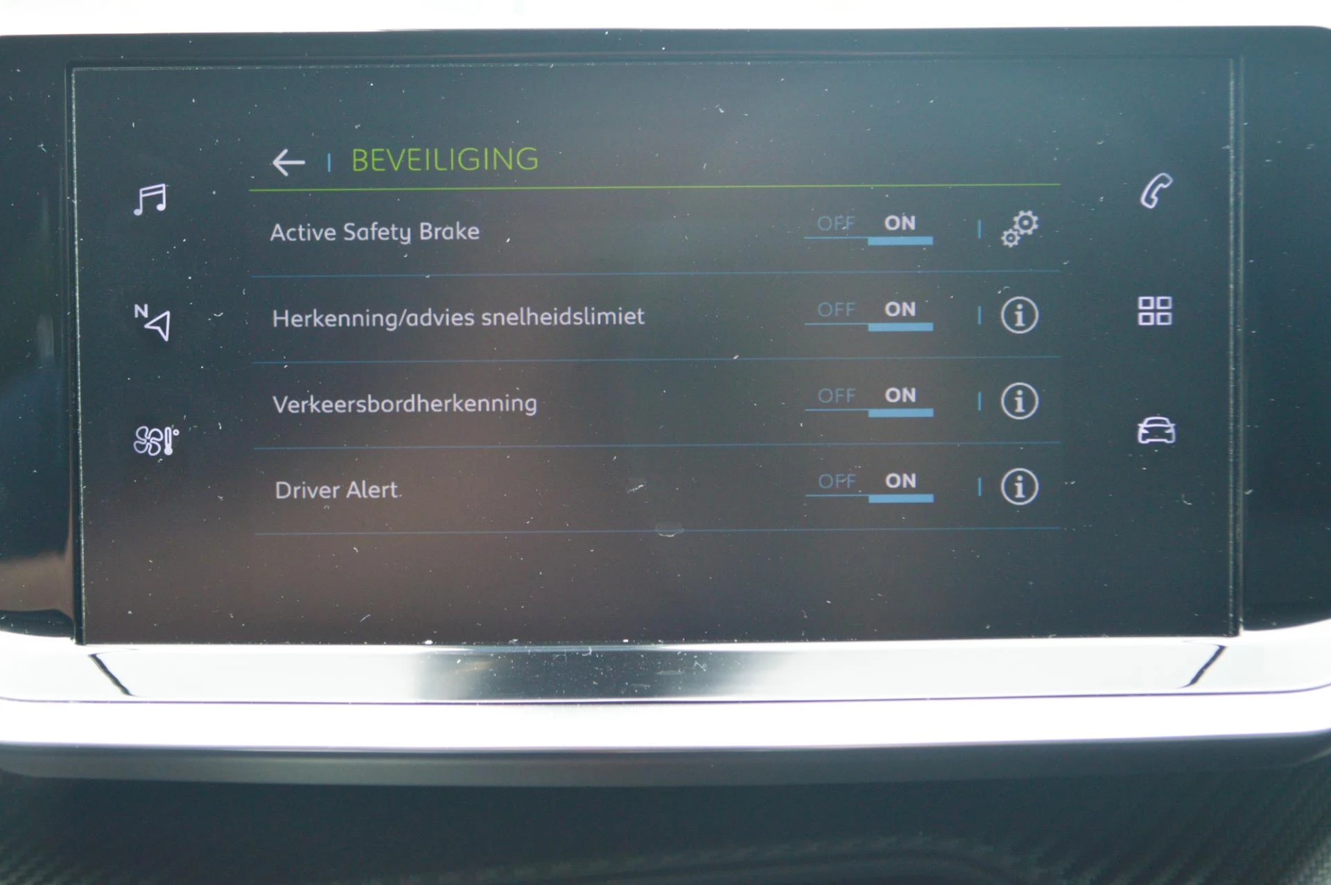 Hoofdafbeelding Peugeot e-208